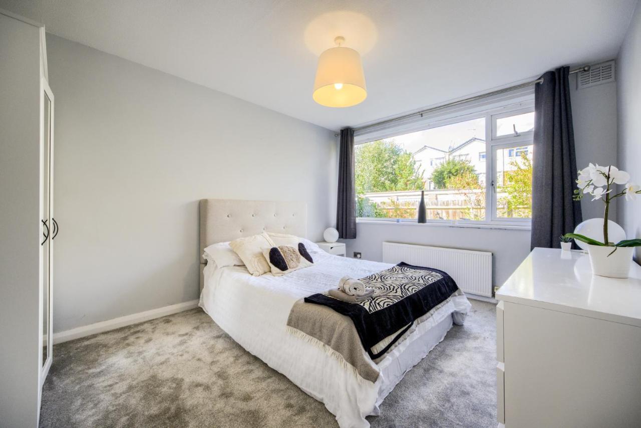Town Centre Apartment เลมิงตันสปา ภายนอก รูปภาพ